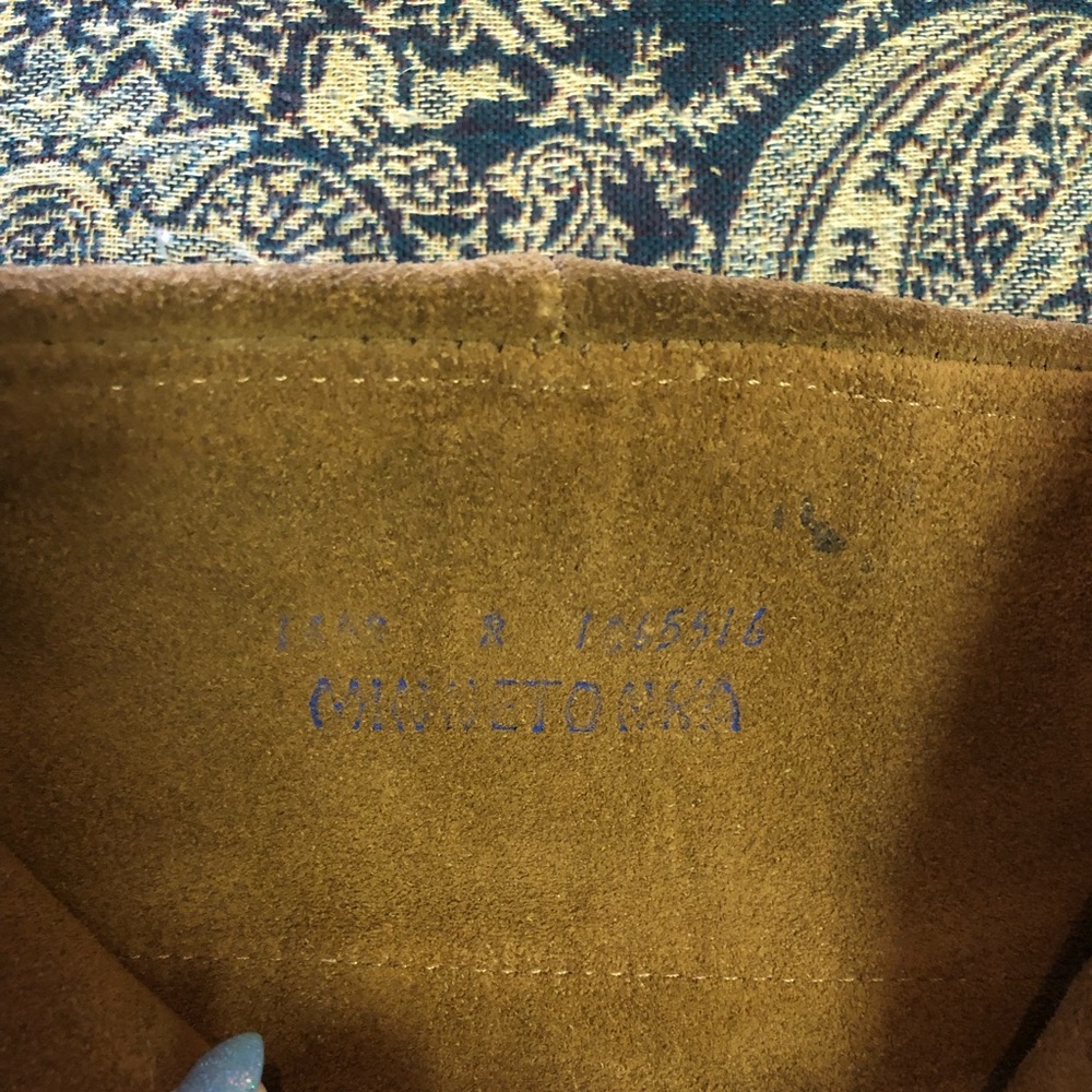 Minnetonka 5 layer fringe boots - Picture 2 of 3